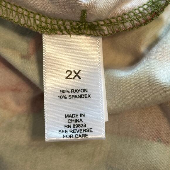 LOGO Lori Goldstein Painterly Artsy Tunic Womens Size 2X Green Multicolor Top - Picture 6 of 8